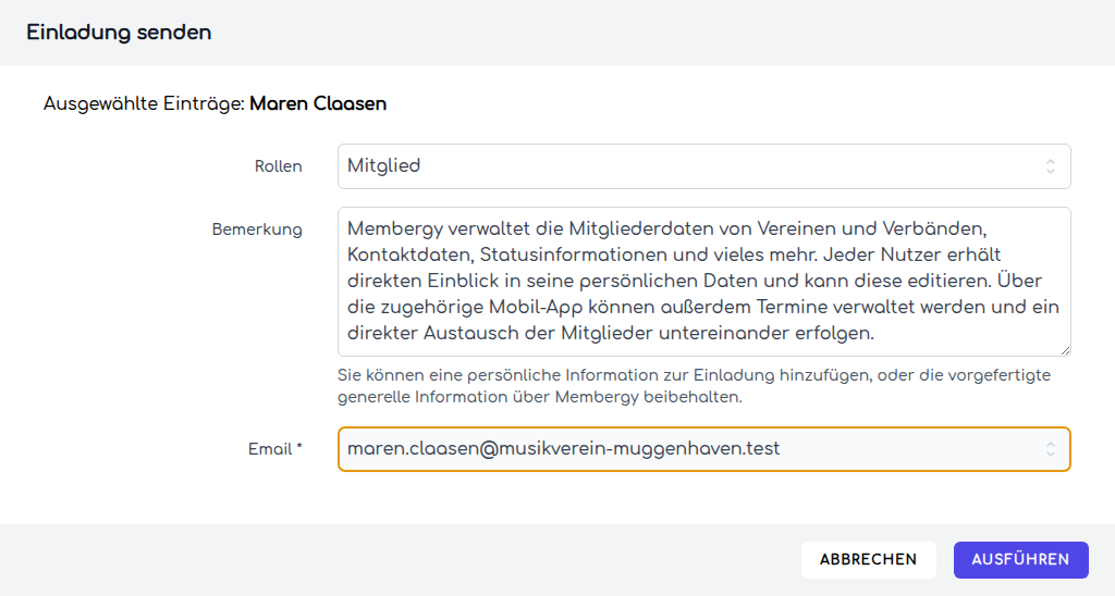 Der Dialog „Einladung senden“ mit Rollen, Bemerkung und Adressauswahl